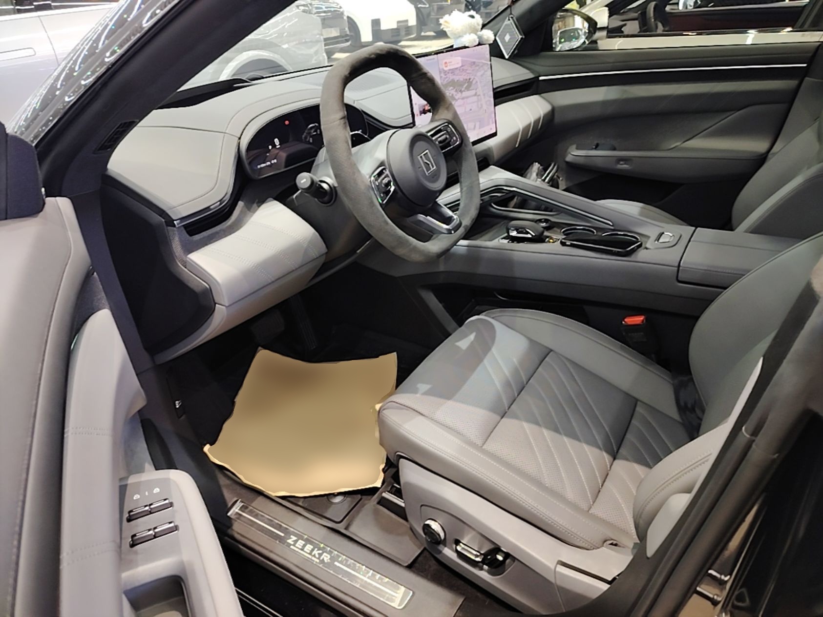 Zeekr 001 2024 YOU Edition 100 kWh All-Wheel Drive — снимка 17