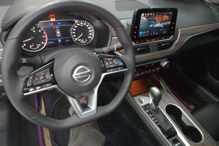 Used Nissan Teana 2021 2.0L XL Upper AD1 Smart Drive & Navigation Edition Center Console