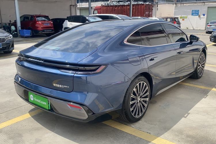 Used Geely Galaxy Galaxy 8 2025 130km EM-i Flagship Edition
