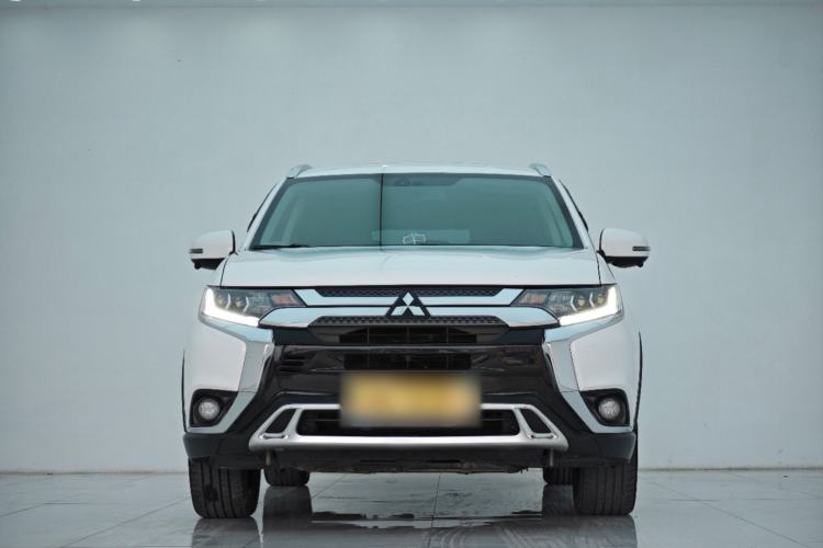 Used Mitsubishi Outlander 2019 2.4L 4x4 Zhi Xiang Edition 5 Seats China VI Standard

