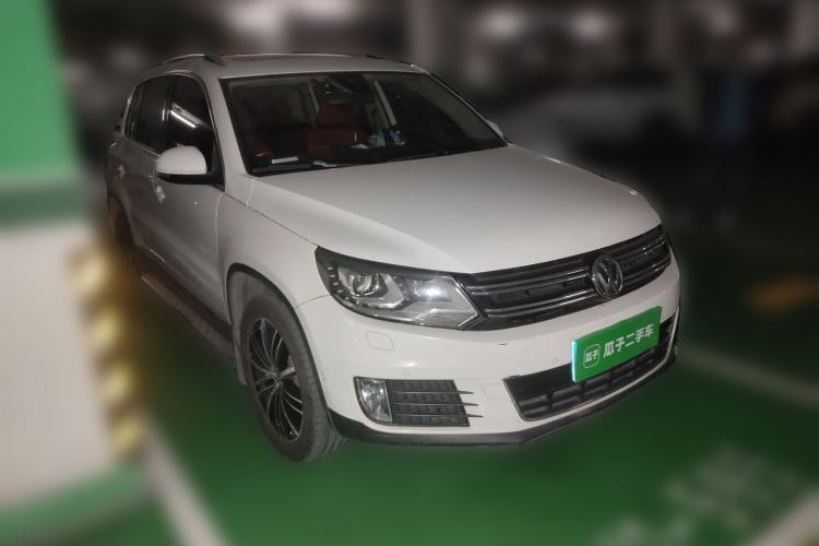 Used Volkswagen Tiguan 2015 2.0 TSI Automatic All-Wheel Drive Flagship Edition Front Right 45 Deg