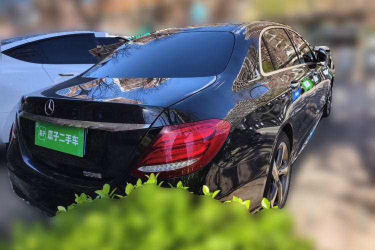 Used Mercedes-Benz E-Class 2017 E 300 L Sporty and Stylish Model
