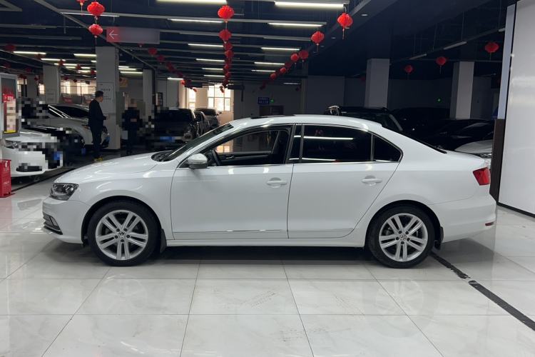 Used Volkswagen Sagitar 2015 1.6L Automatic Comfort Model