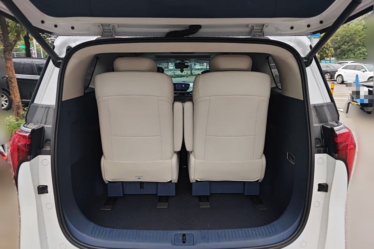 Used Buick Century 2023 2.0T Six-Seater Yinshi Edition Trunk