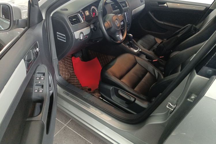 Used Volkswagen Sagitar 2014 Revised Version 1.6L Automatic Comfort Edition Left Front Seat