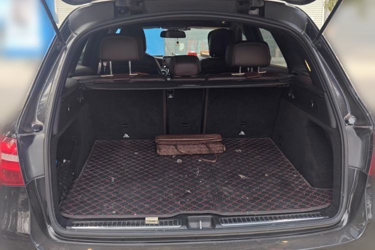 Used Mercedes-Benz GLC 2019 GLC 260 L 4MATIC Dynamic Model Trunk