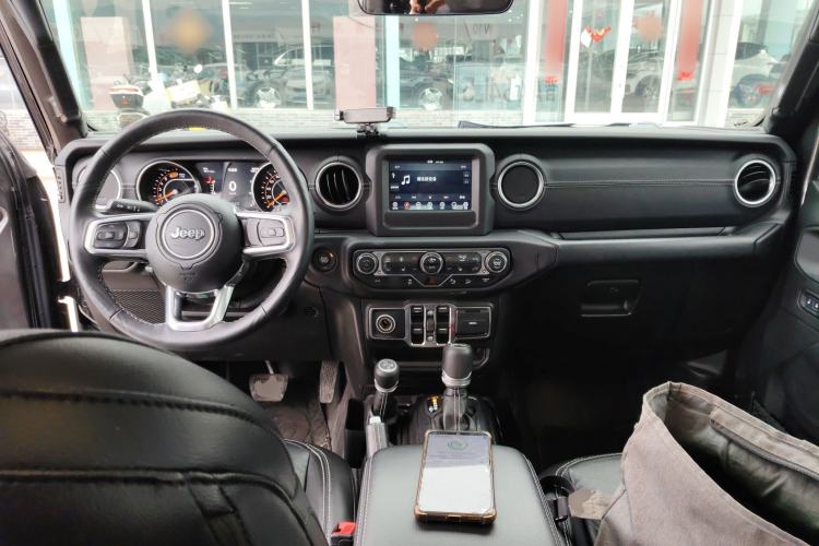 Used Jeep Wrangler 2019 2.0T Sahara Four-Door Version China VI Emission Standard