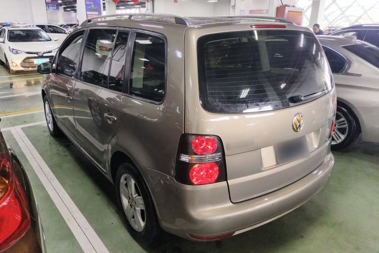 Used Volkswagen Touran 2015 1.4T DSG Comfort Edition 5 Seats Rear Left 45 Deg