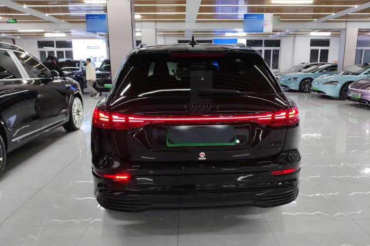 Used Audi Q5 e-tron 2023 40 e-tron Starry Edition Mecha Kit
