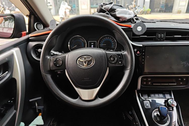 Used Toyota Levin 2017 Revised Dual-Engine 1.8H GS E-CVT Elite Sunroof Version China V Standard Steering Wheel