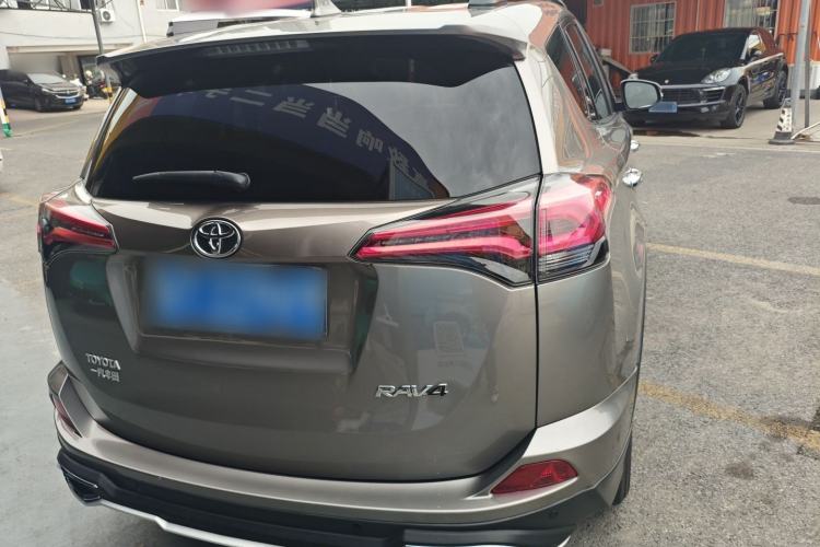 Used Toyota RAV4 2016 2.0L CVT Two-Wheel Drive Fashion Edition China V Standard