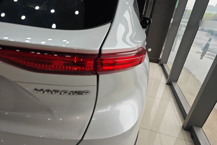 Used Toyota Harrier 2022 2.0L CVT Two-Wheel Drive Deluxe Edition