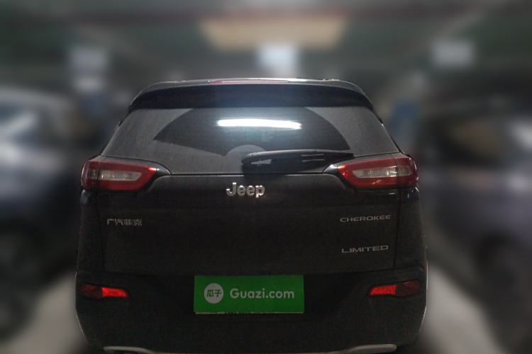 Used Jeep Cherokee 2017 2.0L Superior Edition Rear