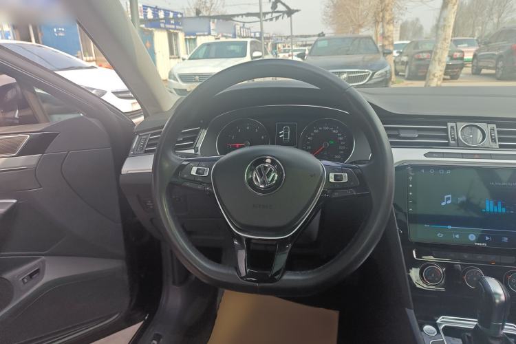 Used Volkswagen Magotan 2017 330TSI DSG Leading Model
