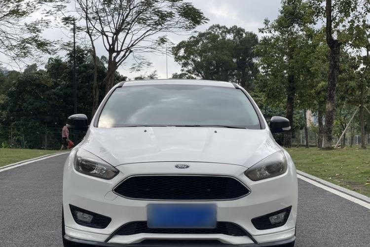 Used Ford Focus 2017 Hatchback 1.6L Automatic Fashion Edition Smart Drive Version Exterior 2