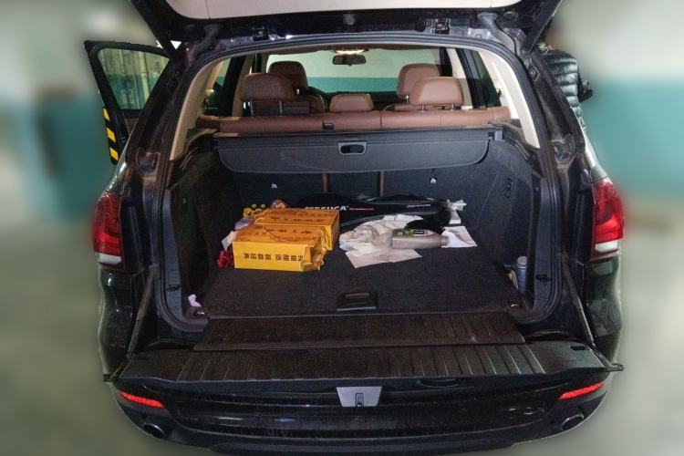 Used BMW X5 2014 xDrive35i Elegant Edition Trunk