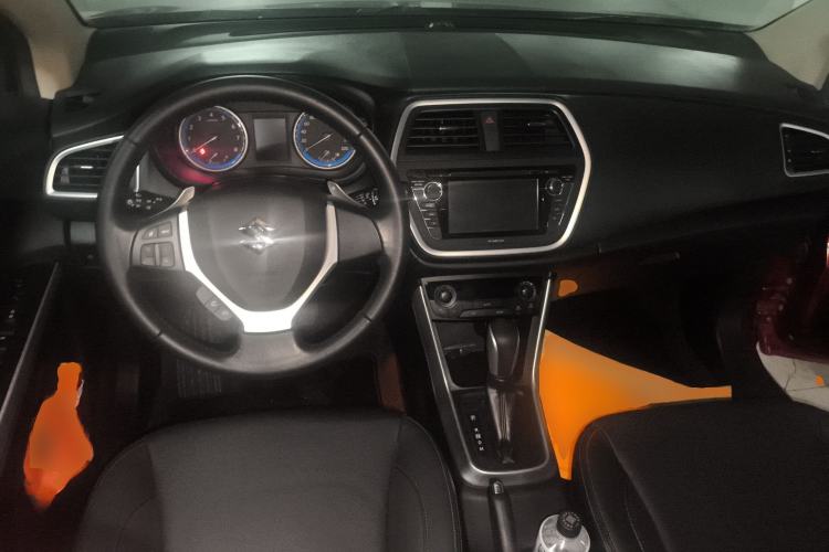 Used Suzuki S-Cross 2014 1.6L CVT Two-Wheel Drive Elite Version Center Console