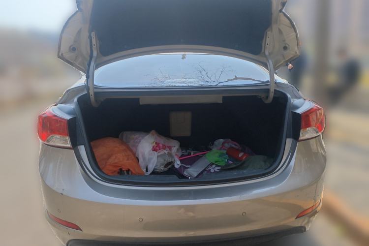 Used Hyundai Elantra (5th Generation / Langdong) 2012 1.6L Automatic Prestige Model Trunk