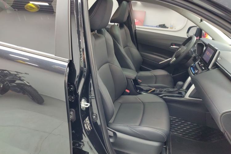 Used Toyota FRONTLANDER 2022 2.0L CVT Luxury Edition Right Front Seat