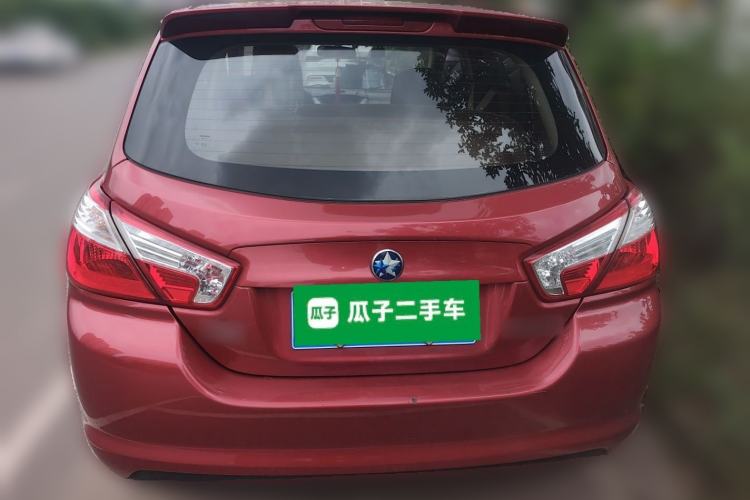 Used Venucia R50 2015 1.6L Manual Fashion Edition
