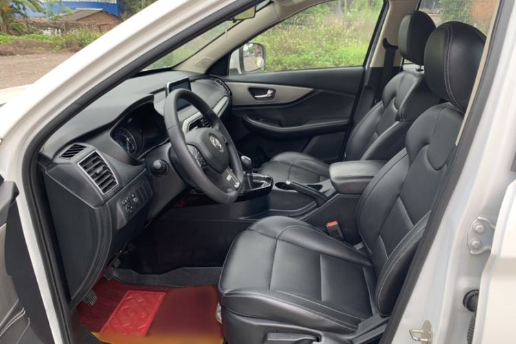 Used Dongfeng Fengon S560 2018 1.8L Manual Urban Model 7 Seats Interior 3