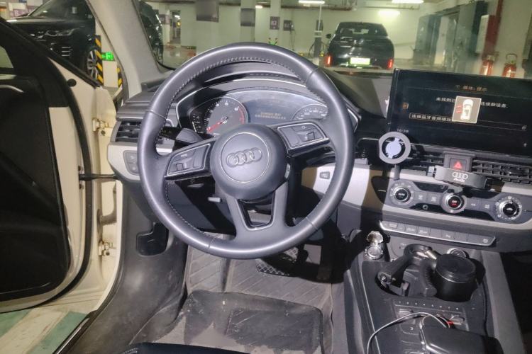 Used Audi A4L 2018 30th Anniversary Edition 40 TFSI Trendy Model Steering Wheel