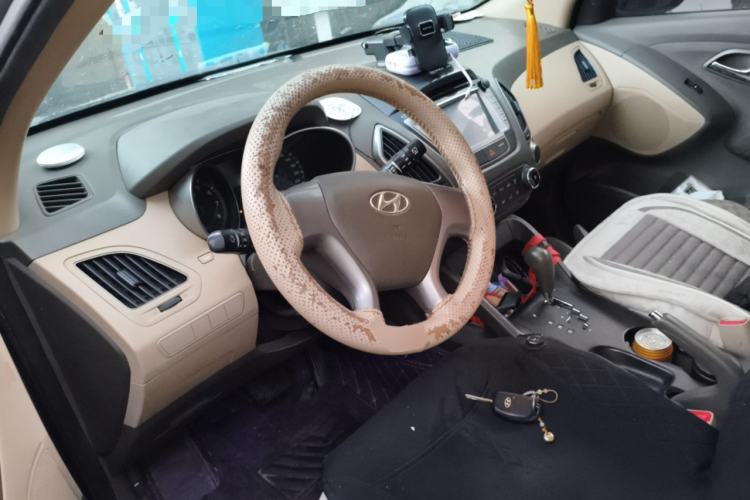 Used Hyundai ix35 2013 2.0L Automatic 2WD Comfort GL China IV Standard Steering Wheel