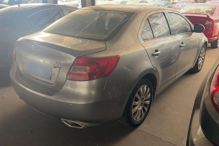 Used Suzuki Kizashi 2011 2.4L Two-Wheel Drive CVT Standard Edition
