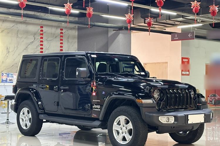 Used Jeep Wrangler 2019 2.0T Sahara Four-Door Version China VI Emission Standard
