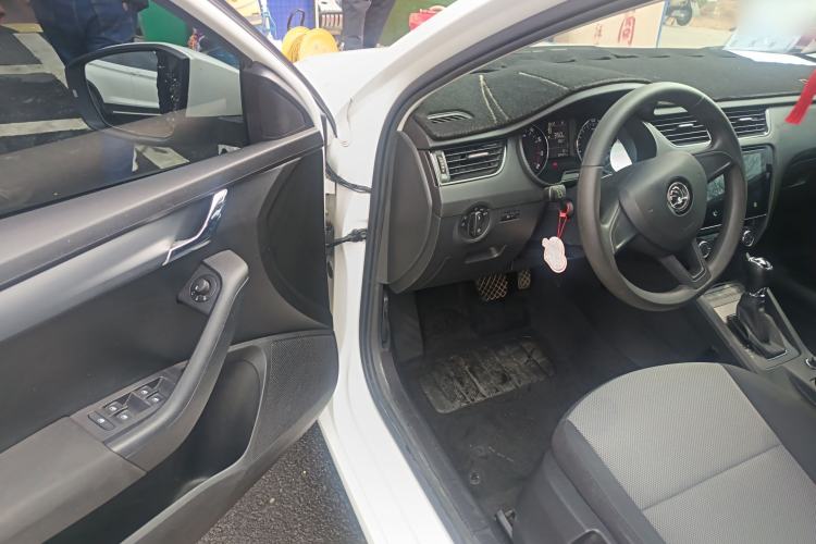 Used Skoda Octavia 2017 Classic Model 1.6L Automatic Standard Edition