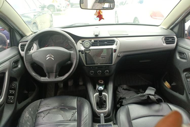 Used Citroen Elysee 2018 Revised Version 1.6L Manual Fashion Edition Center Console
