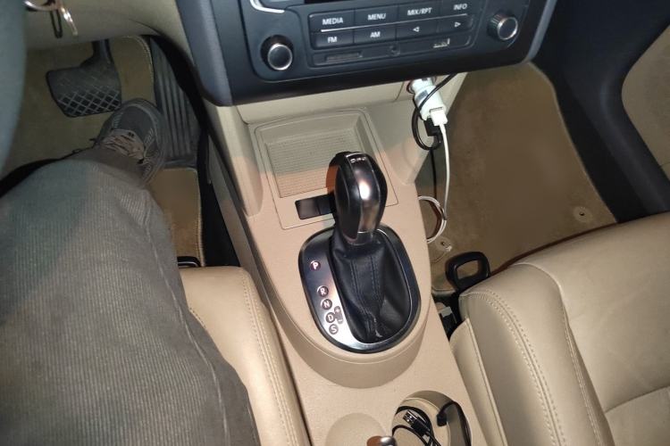 Used Volkswagen Touran 2015 1.4T DSG Comfort Edition 5 Seats