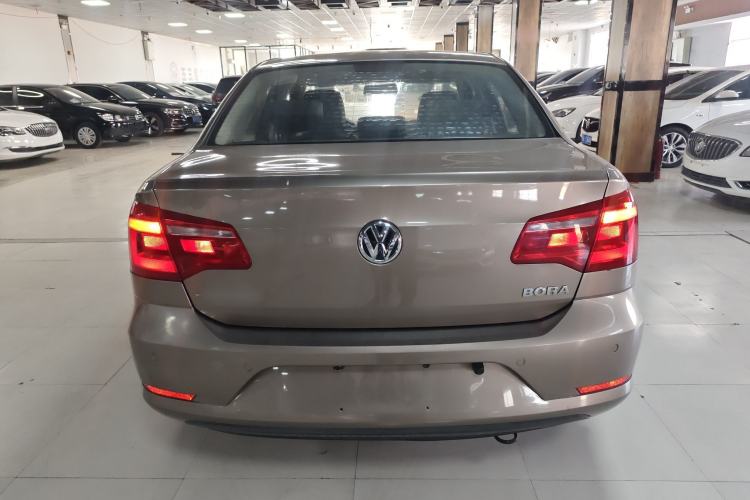 Used Volkswagen Bora 2015 Value Edition 1.6L Automatic Comfort Version