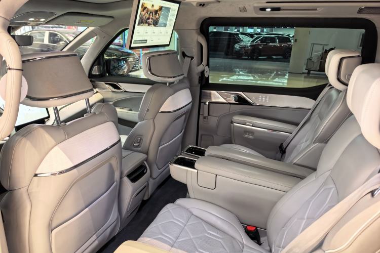 Used Volvo EM90 2025 Ultra Six-Seater