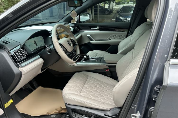 Used BYD Tang New Energy 2024 DM-i Glory Edition 112KM Prestige Model
