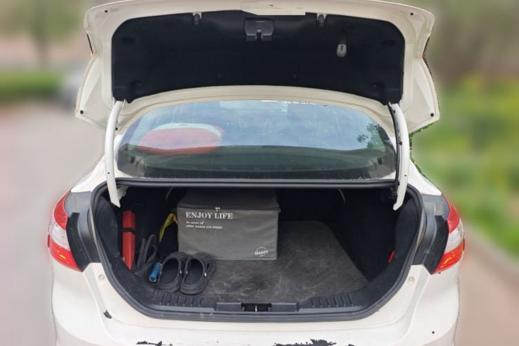 Used Ford Focus 2012 Sedan 1.6L Manual Fashion Edition Trunk