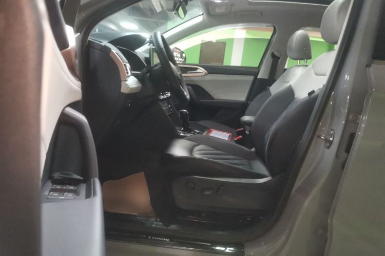 Used Volkswagen Tharu 2023 300TSI Two-Wheel-Drive Full Moon Edition Driver Seat