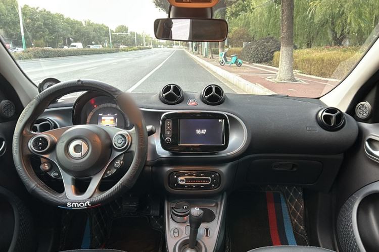 Used smart forfour 2016 0.9T 66 kW Pioneer Edition
