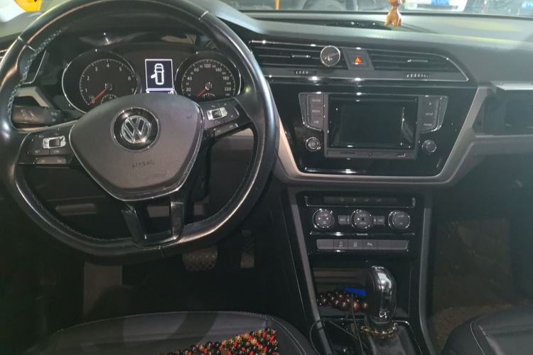 Used Volkswagen Touran 2016 Volkswagen Touran L 280TSI DSG Comfort Edition
