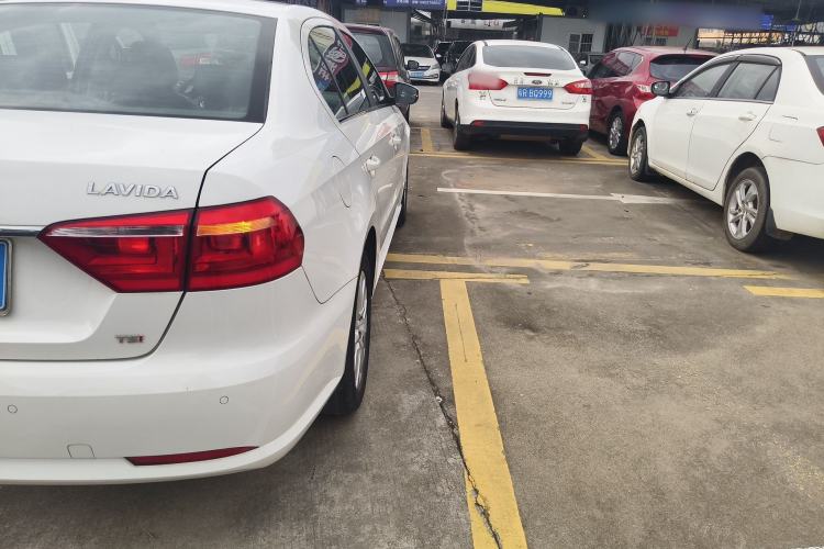 Used Volkswagen Lavida 2013 Revised Version 1.4 TSI DSG Comfort Edition Right Rear Taillight