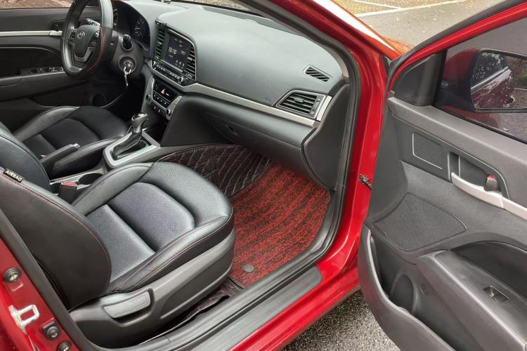 Used Hyundai Elantra (6th Generation / Lingdong) 2016 1.6L Automatic ZhiXuan – Elite Version Right Front Seat