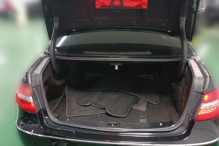 Used Mercedes-Benz E-Class 2011 E 300 L Fashion Prestige Model Trunk