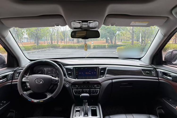 Used GAC Trumpchi GS8 2017 320T Two-Wheel Drive Luxury Smart Connectivity Version (7 Seats)