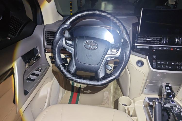 Used Toyota Land Cruiser 
