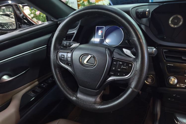 Used Lexus ES 2021 200 Excellence Edition