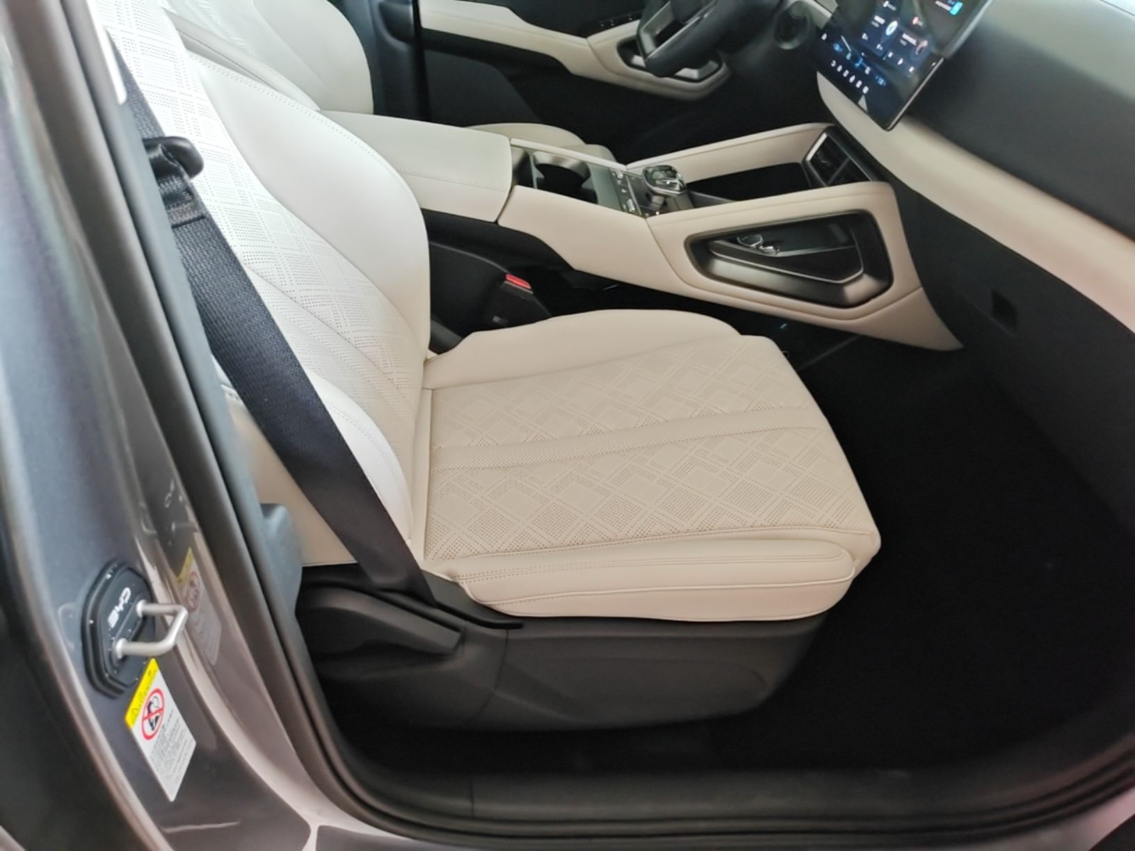 BYD Yuan UP 2024 401KM Leading Edition — снимка 19