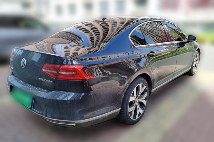 Used Volkswagen Magotan 2018 330TSI DSG Luxury Model Rear Right 45 Deg
