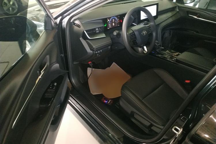 Used Toyota Camry 2024 Dual-Motor 2.0 HE Elite Edition Driver Seat