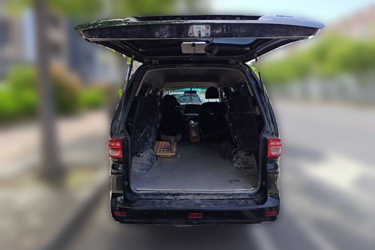 Used FORTHING Lingzhi 2022 Entry-Level M5L 1.6L Comfort Version 7 Seats Trunk