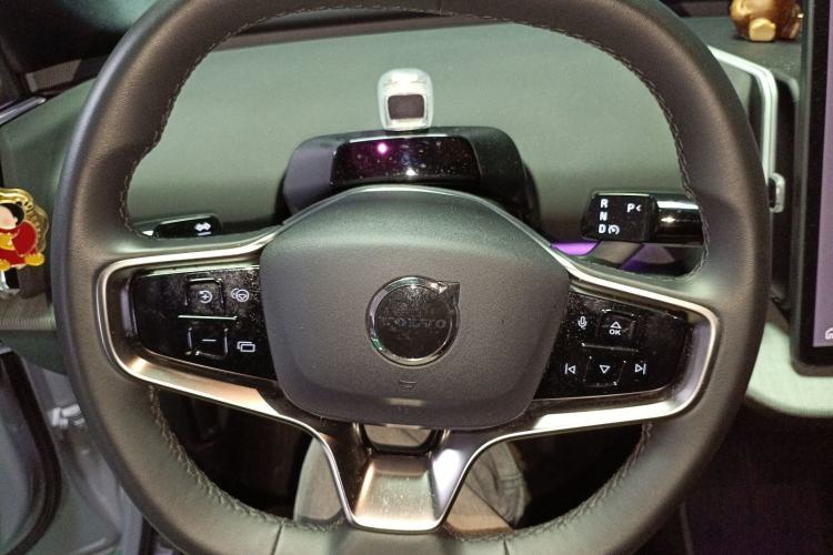 Used Volvo EX30 2025 Rear-Drive Long-Range Version Ultra
